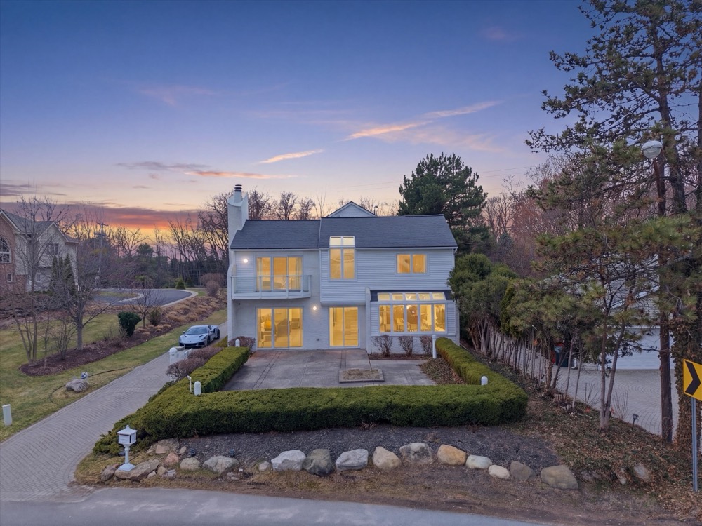 3700 Orchard Lake Road, West Bloomfield